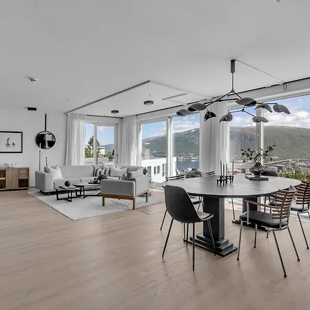 アパート Penthouse In The Center Of The Gateway To The Arctic Ocean Spectacular Views トロムソ